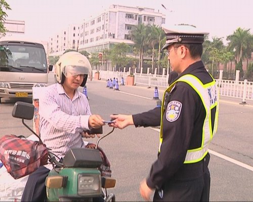 重拳“治摩”显成效  查扣无牌无证、假牌假证摩托车300多辆