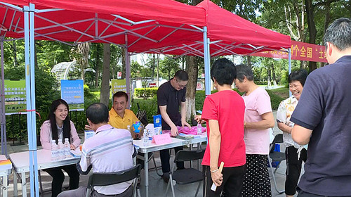 望牛墩镇开展第34个全国“土地日”主题宣传活动